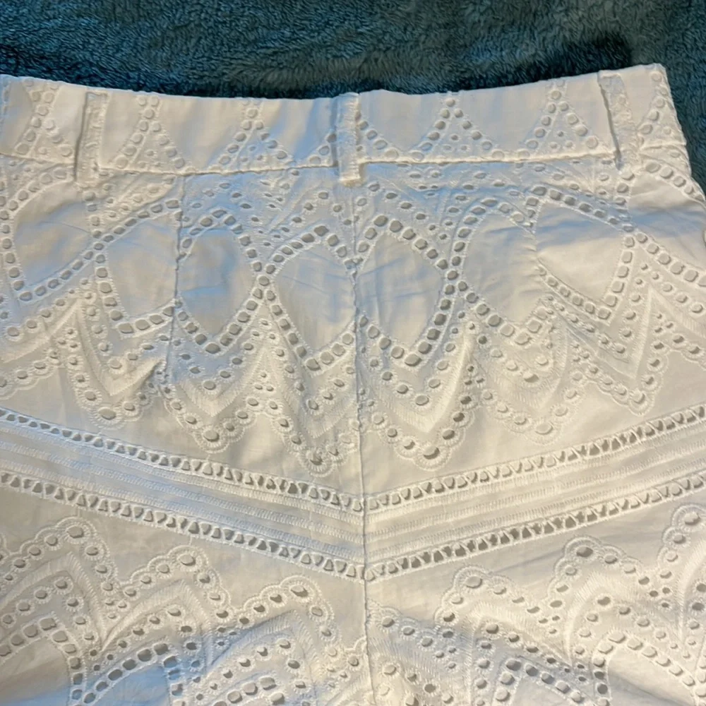 White Eyelet High Waisted Express Shorts Size 2 - Picture 6 of 11